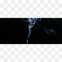 黑暗中的烟雾缭绕背景banner