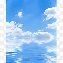 美丽的蓝色水和天空背景