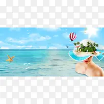 夏天马尔代夫海边度假创意帽子蓝色背景