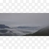 云海中的山脉背景