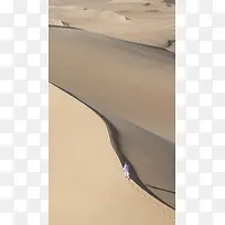 行走在沙漠里的人H5背景素材