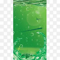 绿色啤酒水珠浪花