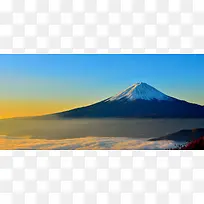 阳光下的富士山