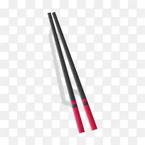一双红黑色的筷子