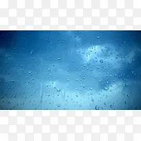 雨天玻璃外的风景