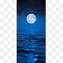 月圆之夜蓝色海水